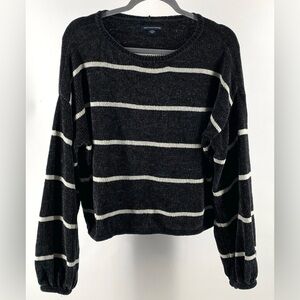 American Eagle Striped Chenille Sweater Shirt
Cropped Cozy Pullover Medium